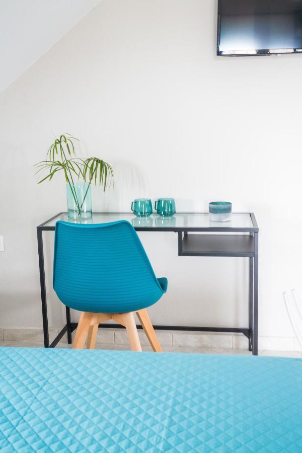 Joya Ofrynio Stylish Suites Ofrinion Luaran gambar