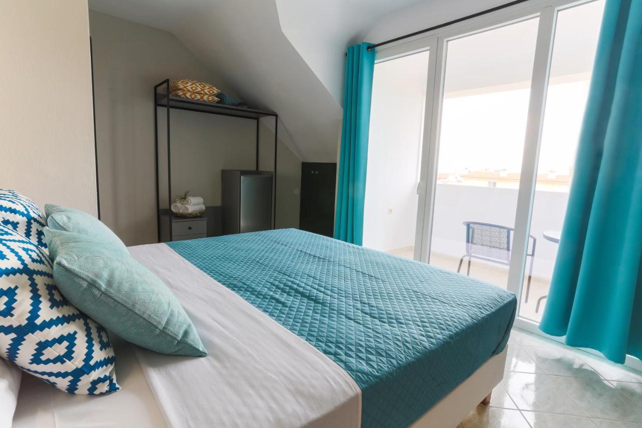 Joya Ofrynio Stylish Suites Ofrinion Luaran gambar