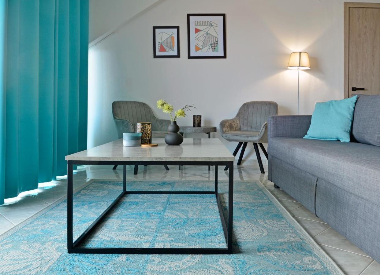 Joya Ofrynio Stylish Suites Ofrinion Luaran gambar