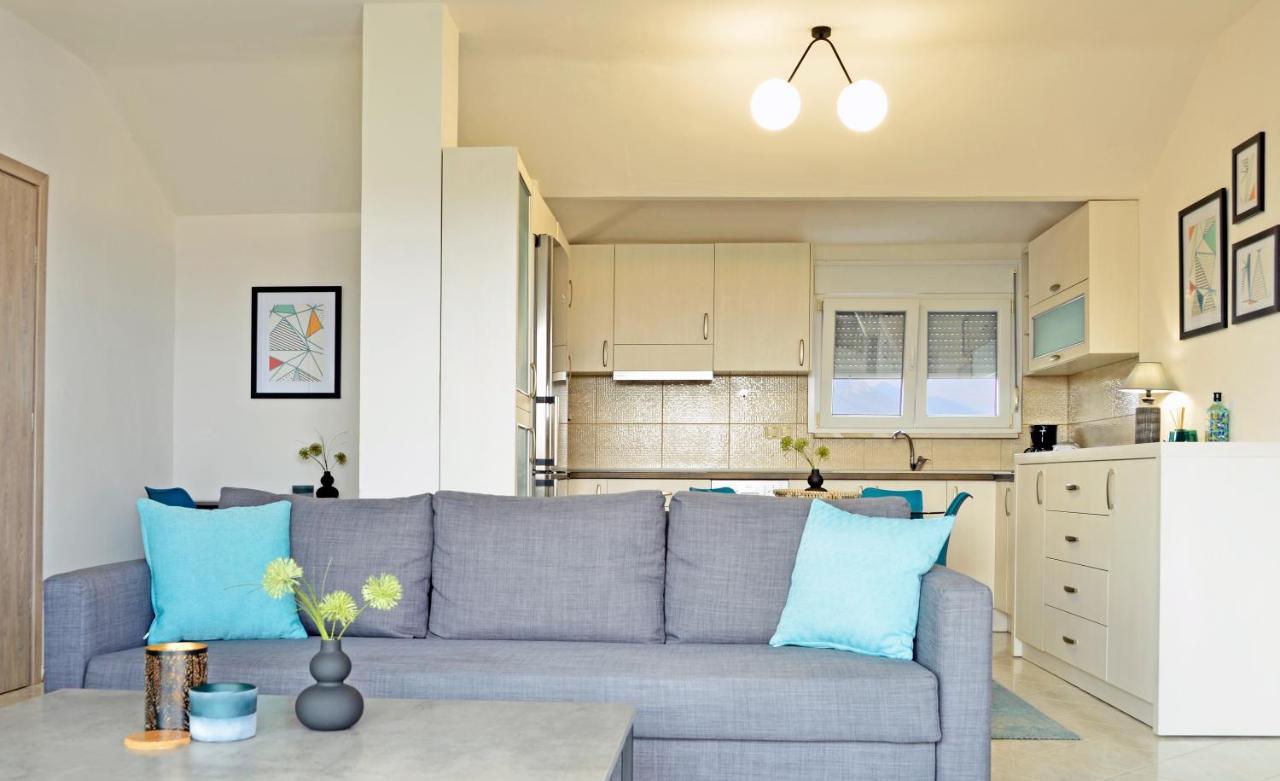 Joya Ofrynio Stylish Suites Ofrinion Luaran gambar