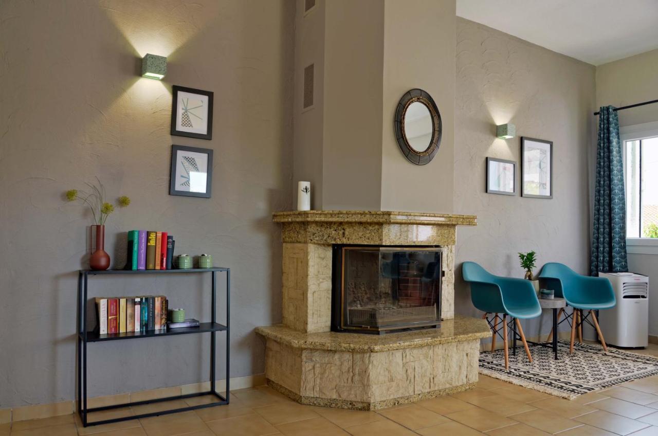 Joya Ofrynio Stylish Suites Ofrinion Luaran gambar